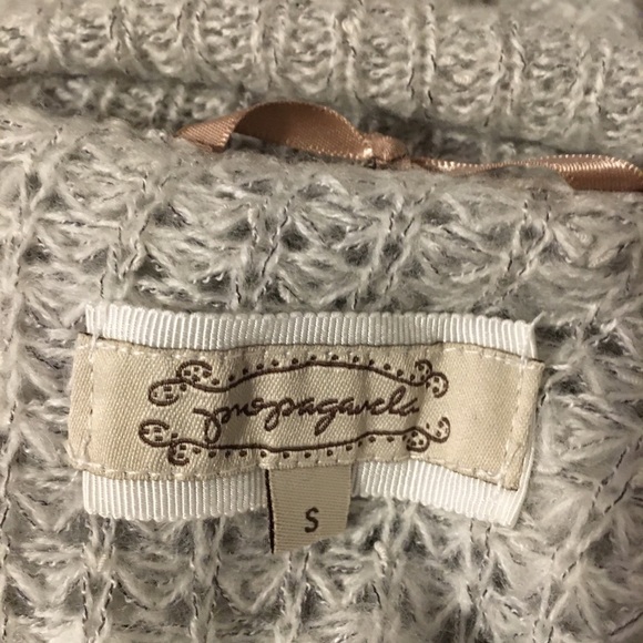 Light grey turtleneck sweater. - Picture 4 of 4